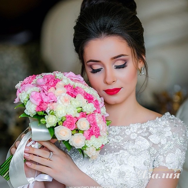 Букет невесты может включать в себя редкие, экзотические цветы или цветы редких окрасок, и у вас есть уникальная возможность их выбрать!